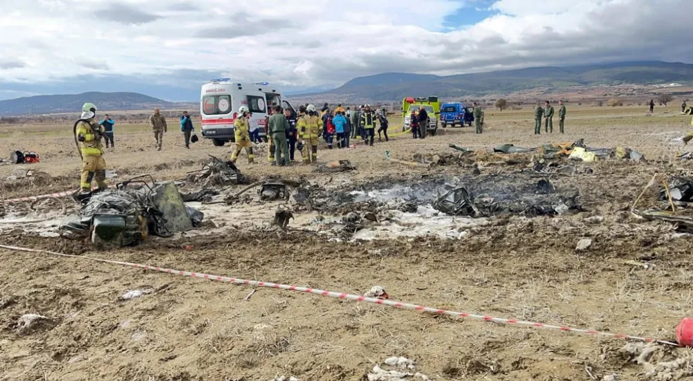Isparta’da askeri helikopter düştü: 6 asker şehit oldu