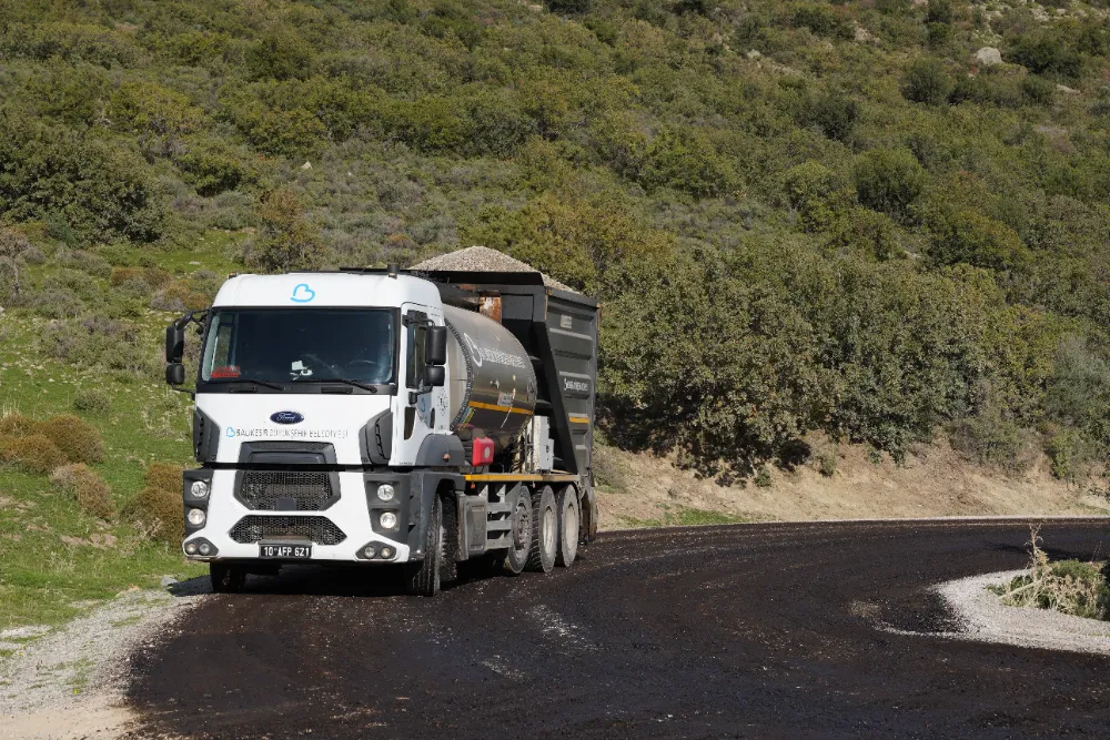 BÜYÜKŞEHİR İLE YOLLAR MEVSİM ŞARTLARINA HAZIRLANIYOR