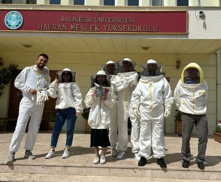Havran MYO öğrencilerine arıcılık eğitimi