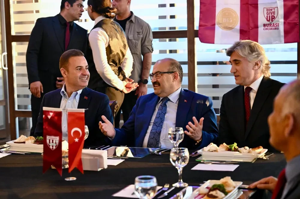 Akın’dan Bandırmaspor’a destek