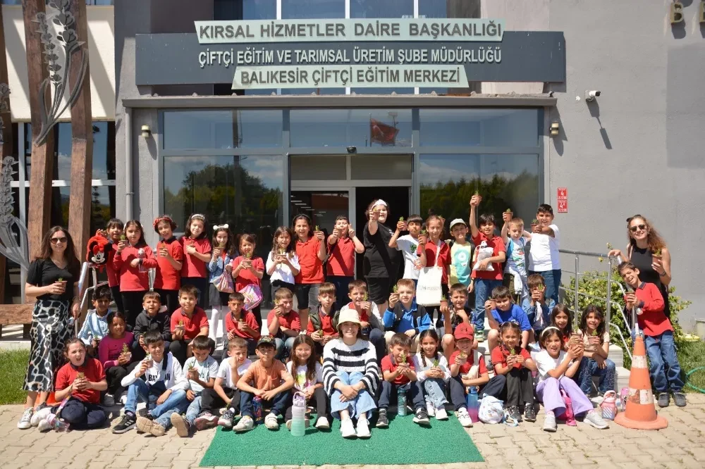 BAÇEM yüzlerce öğrenciyi ağırladı