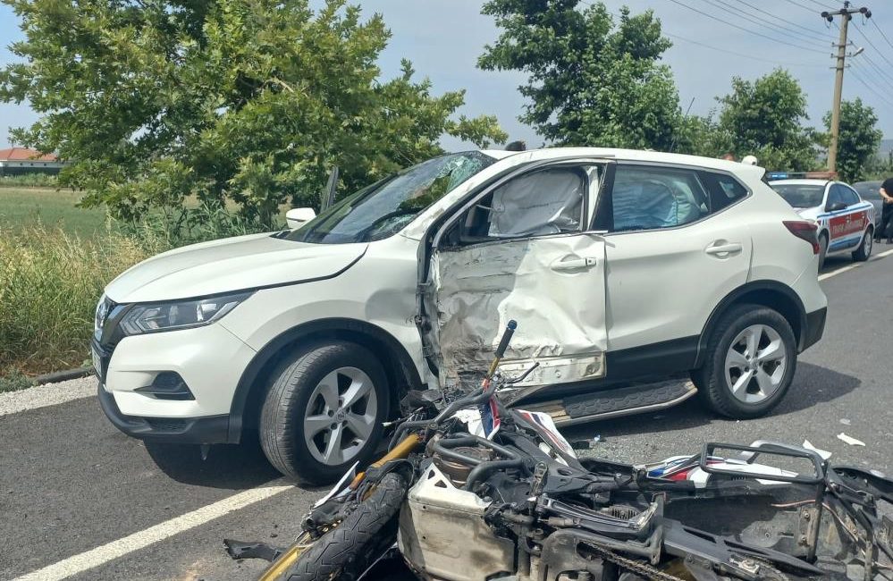 Balıkesir'in Ayvalık ilçesinde motosiklet