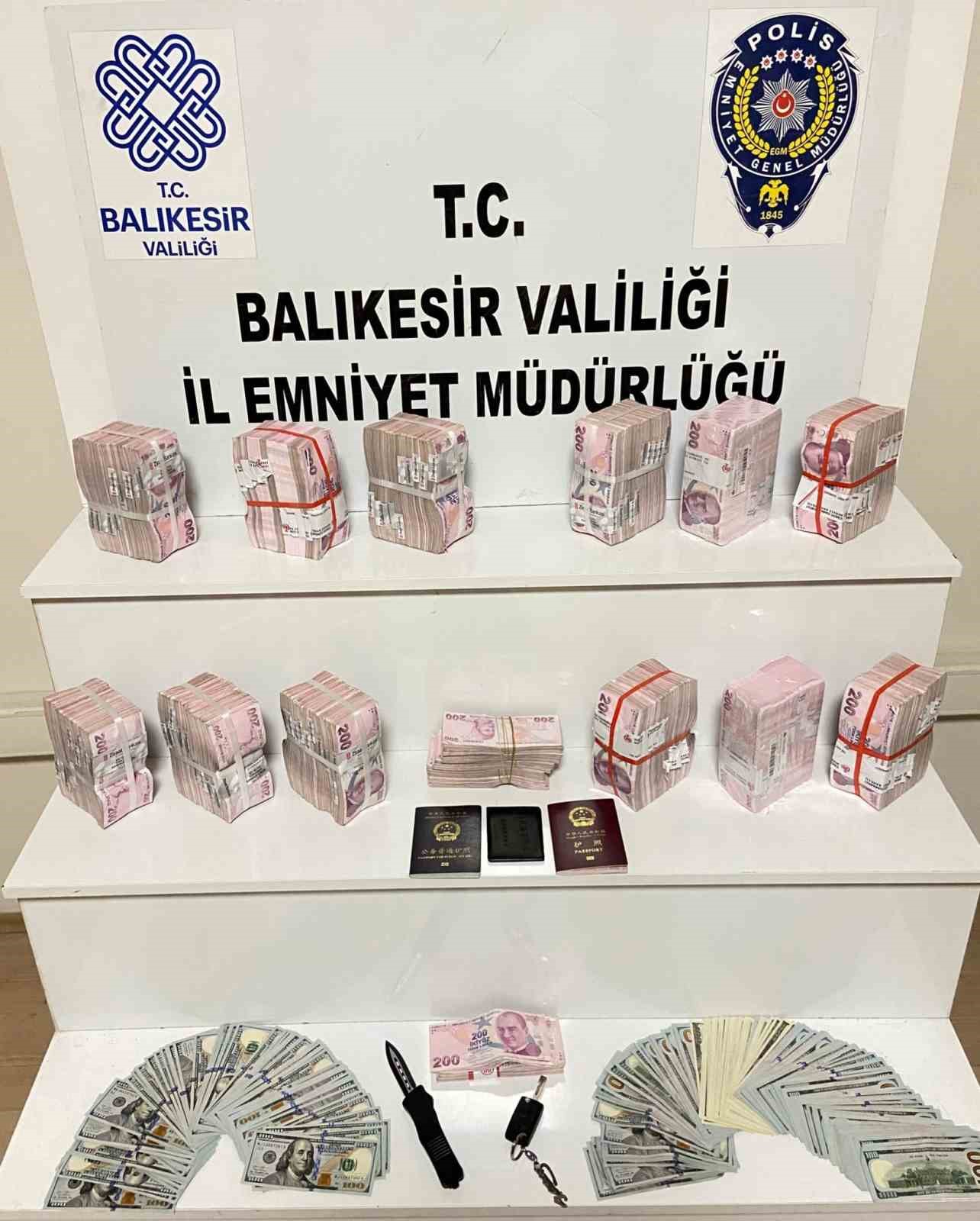 İKİ YABANCIYI GASP EDEN ŞAHISLAR BALIKESİR’DE YAKALANDI